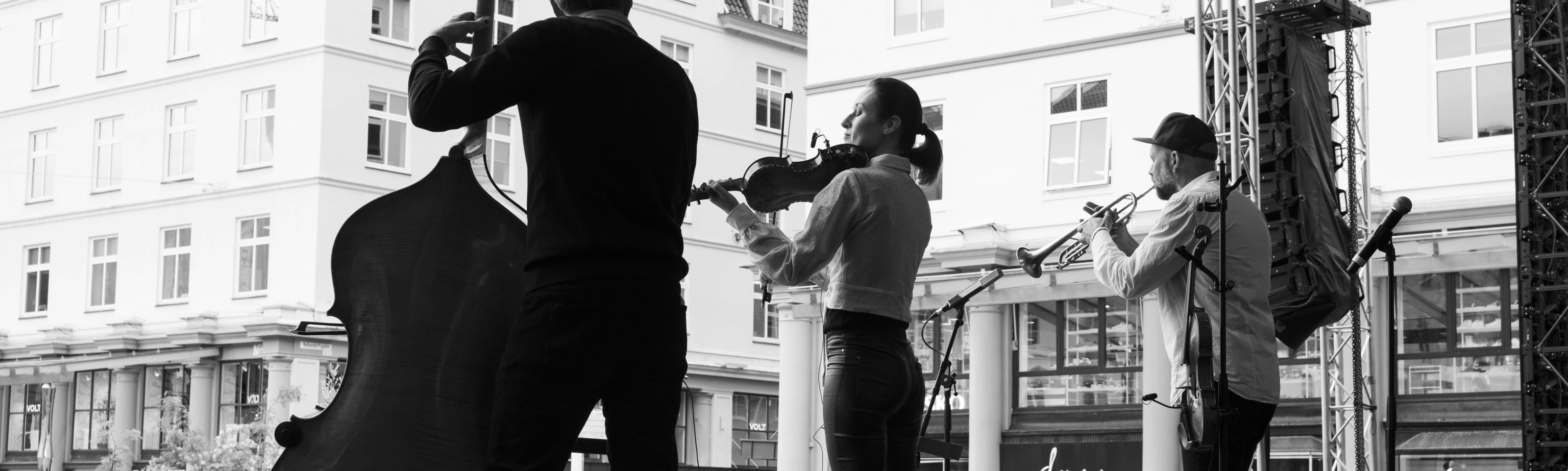 Ragnhild Hemsing, Mathias Eick & Mats Eilertsen. Foto: Thor Brødreskift